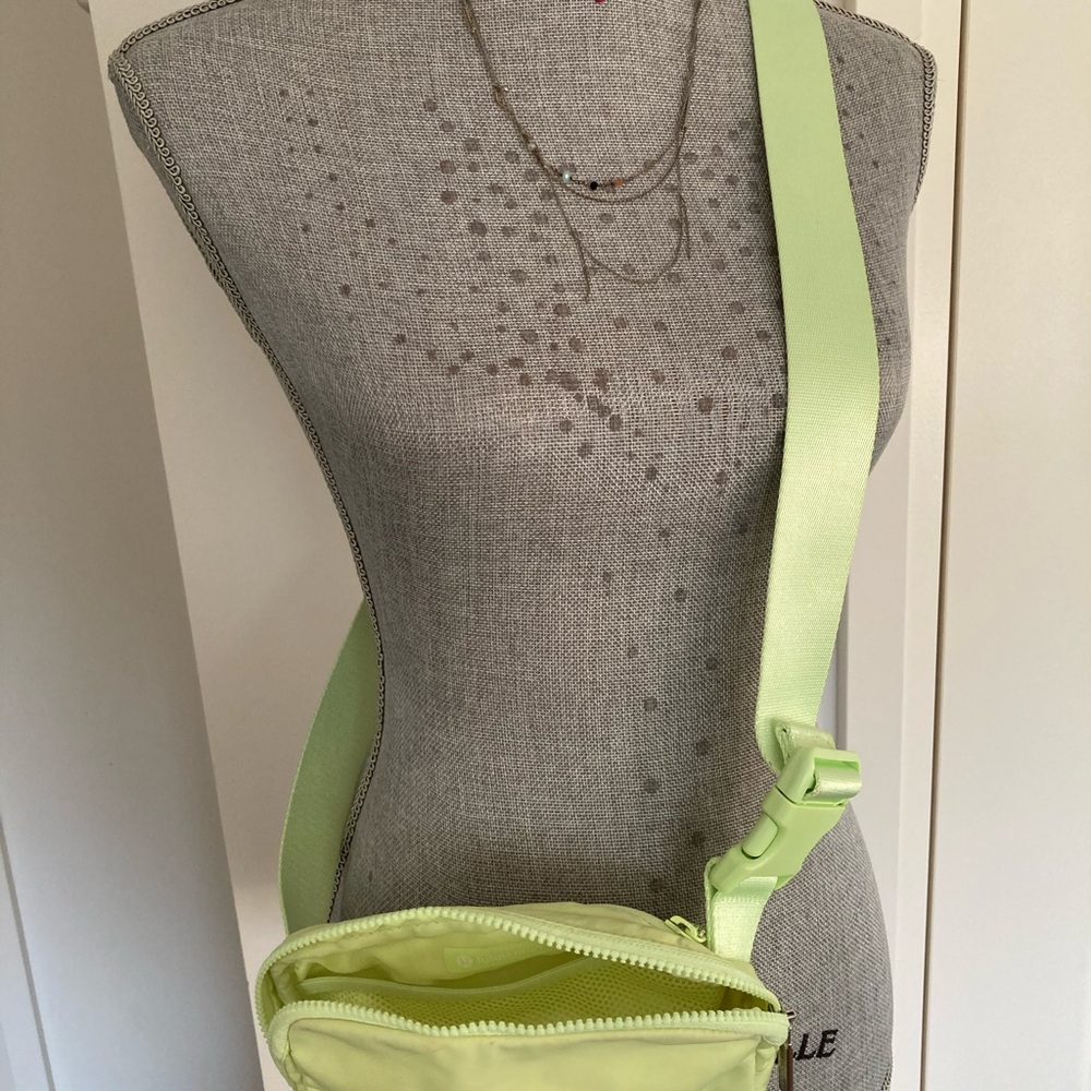 Lululemon Athletica Green Crossbody Bag Lightweight Adjustable